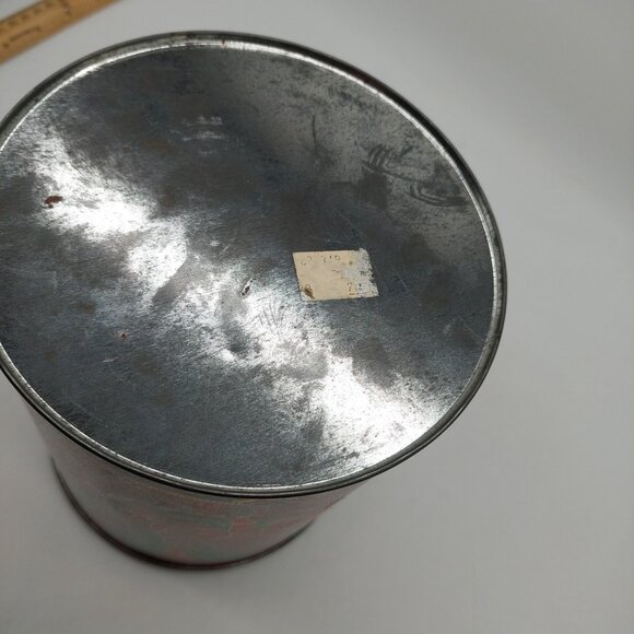 Christmas Tin Red Green Holly Paisley Ribbon Bow Floral Design 7" - Picture 9 of 10